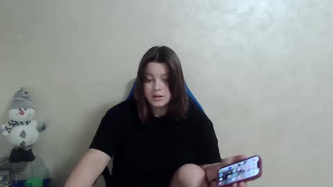 Snapshot of girl_leya chatting on 12-23-24, 02:35 girl_leya online show from 12-23-24, 02:35