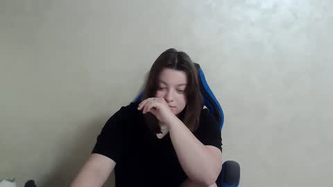 Snapshot of girl_leya chatting on 12-31-24, 05:55 girl_leya online show from 12-31-24, 05:55