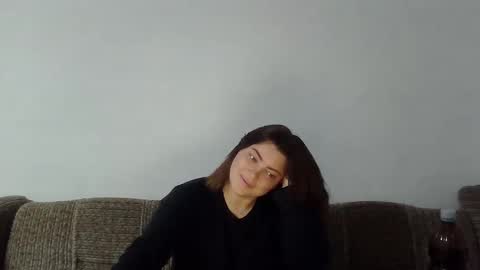 Snapshot of girl_leya chatting on 09-12-25, 07:58 girl_leya online show from 09-12-25, 07:58