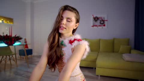 Snapshot of girl_next_door19 chatting on 12-26-24, 04:32 Sabi ------ online show from 12-26-24, 04:32