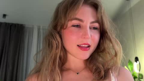 Snapshot of girl_next_door19 chatting on 11-29-25, 05:32 Sabi ------ online show from 11-29-25, 05:32