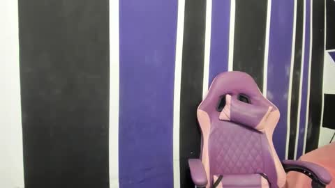 girl_princess18 online show from 03-11-26, 09:32