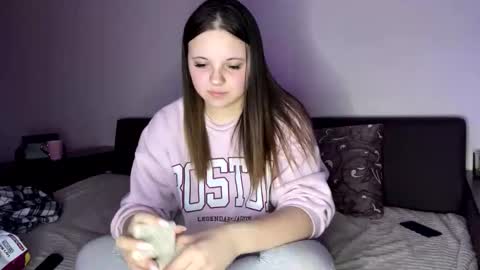 girl_shy07 online show from 04-10-26, 05:28