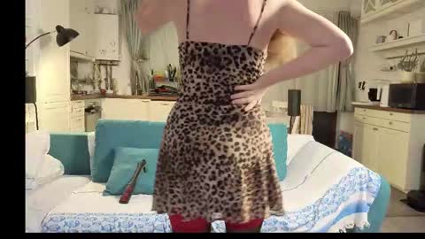 Girlfriend online show from 11-16-25, 03:28