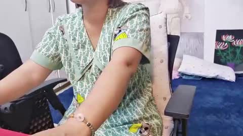 Snapshot of girlhanoi chatting on 11-07-25, 10:43 girlhanoi online show from 11-07-25, 10:43