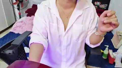 Snapshot of girlhanoi chatting on 11-14-25, 03:05 girlhanoi online show from 11-14-25, 03:05