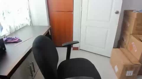 Snapshot of girls69x chatting on 10-14-25, 02:40 Ela online show from 10-14-25, 02:40