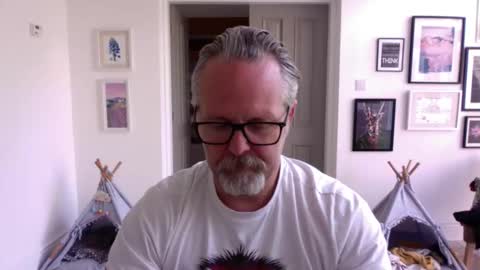 girlsandbikes online show from 05-08-26, 02:00