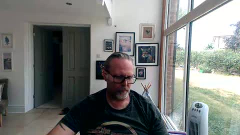 girlsandbikes online show from 07-17-26, 11:39