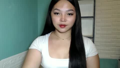 Rhaine online show from 10-19-25, 09:32