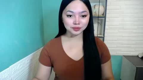 Snapshot of girlthatuneedxxx chatting on 02-22-26, 05:44 Rhaine online show from 02-22-26, 05:44