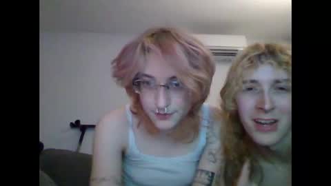 girlw0rm online show from 03-04-25, 05:21