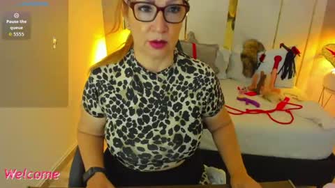 Snapshot of gisela27 chatting on 07-18-26, 12:53 Gisella online show from 07-18-26, 12:53