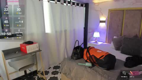 Snapshot of giselamaru chatting on 09-12-25, 11:43 online show from 09-12-25, 11:43