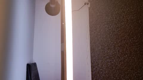 Snapshot of giselamaru chatting on 10-11-25, 10:25 online show from 10-11-25, 10:25