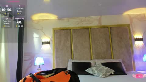 Snapshot of giselamaru chatting on 11-13-25, 12:04 online show from 11-13-25, 12:04