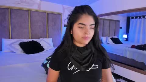 Snapshot of giselamaru chatting on 12-16-25, 10:31 online show from 12-16-25, 10:31