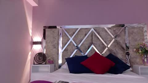 Snapshot of giselamaru chatting on 05-07-26, 09:14 online show from 05-07-26, 09:14