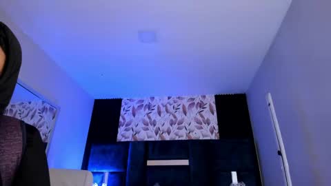 Snapshot of giselamaru chatting on 05-11-26, 10:21 online show from 05-11-26, 10:21