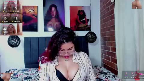  Kylie  online show from 11-23-25, 03:06