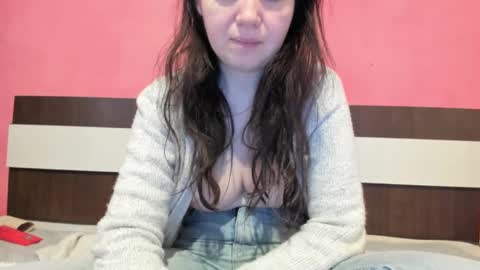 Snapshot of giselelove chatting on 02-25-25, 04:57 Gisella online show from 02-25-25, 04:57