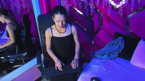 gisell_squirt online show from 10-11-25, 11:42