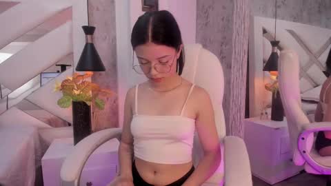 Snapshot of giselle_lauren chatting on 01-23-25, 07:40 Giselle online show from 01-23-25, 07:40