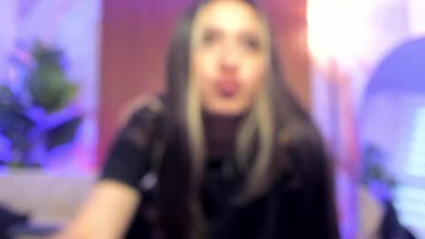 Snapshot of giselle_laurens_ chatting on 06-05-26, 02:45 Giselle online show from 06-05-26, 02:45