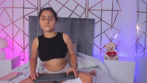 GISELLE ROLDAN online show from 02-07-25, 05:51