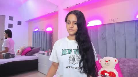 GISELLE ROLDAN online show from 12-20-25, 03:35