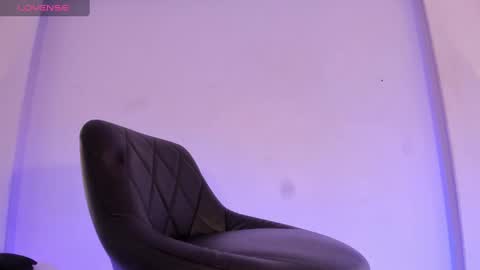 gisellecarteer__ online show from 10-30-25, 08:53