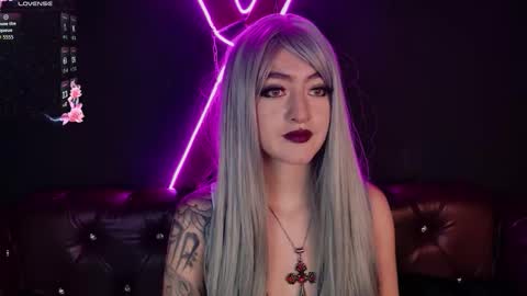 Snapshot of giselx_xx chatting on 12-15-25, 01:15 GISEL online show from 12-15-25, 01:15