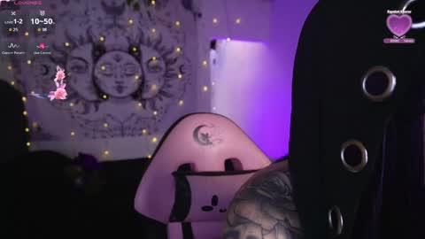 Snapshot of giselx_xx chatting on 05-23-26, 12:31 GISEL online show from 05-23-26, 12:31