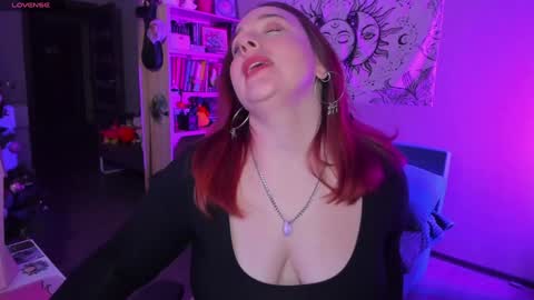 Snapshot of gitera_ chatting on 01-04-25, 09:52 AlexaMillis online show from 01-04-25, 09:52