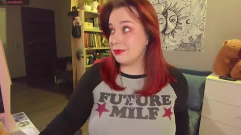 Snapshot of gitera_ chatting on 02-09-25, 07:30 AlexaMillis online show from 02-09-25, 07:30