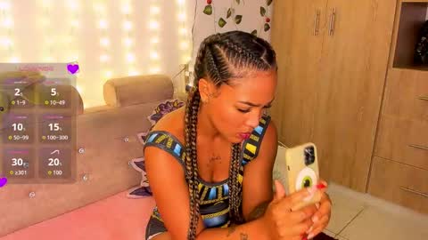 Snapshot of giuliacash chatting on 12-19-25, 12:12 GiuliaCash online show from 12-19-25, 12:12