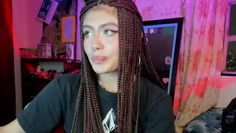 Snapshot of giulietta_mon chatting on 12-14-24, 03:29 Giulietta online show from 12-14-24, 03:29