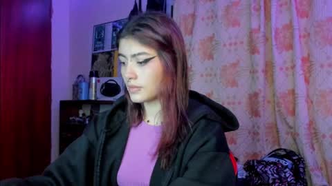 Snapshot of giulietta_mon chatting on 02-11-25, 11:44 Giulietta online show from 02-11-25, 11:44