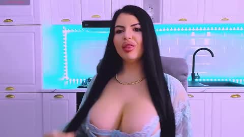 Snapshot of giulyalust chatting on 02-19-26, 10:17 Giulia online show from 02-19-26, 10:17