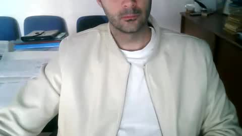 giuseppevai1 online show from 04-18-26, 08:07