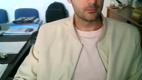 Snapshot of giuseppevai1 chatting on 04-24-26, 09:01 giuseppevai1 online show from 04-24-26, 09:01