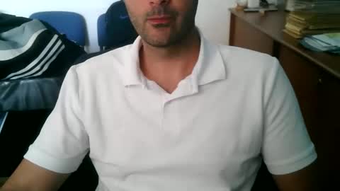 Snapshot of giuseppevai1 chatting on 06-04-26, 10:21 giuseppevai1 online show from 06-04-26, 10:21