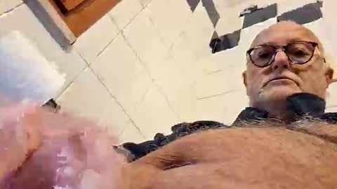 Snapshot of giutomma930394 chatting on 03-01-26, 10:28 giutomma930394 online show from 03-01-26, 10:28