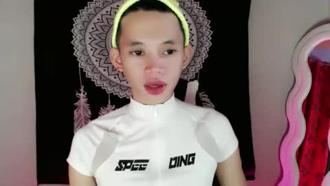 Snapshot of givemethrillx chatting on 01-11-25, 04:16 givemethrillx online show from 01-11-25, 04:16