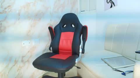 Snapshot of giyu_hayashi chatting on 12-05-25, 01:25 giyu online show from 12-05-25, 01:25