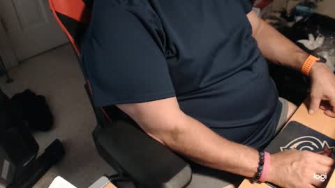 Snapshot of gizmo706 chatting on 10-22-25, 02:06 gizmo706 online show from 10-22-25, 02:06