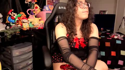 Snapshot of glaceon9 chatting on 10-27-25, 10:19 glaceon9 online show from 10-27-25, 10:19