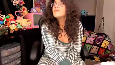 Snapshot of glaceon9 chatting on 11-04-25, 01:16 glaceon9 online show from 11-04-25, 01:16