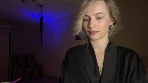 Snapshot of glamour_rogue chatting on 12-18-25, 03:07 glamour_rogue online show from 12-18-25, 03:07