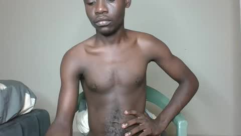 Snapshot of glane_ chatting on 01-28-25, 02:32 James online show from 01-28-25, 02:32